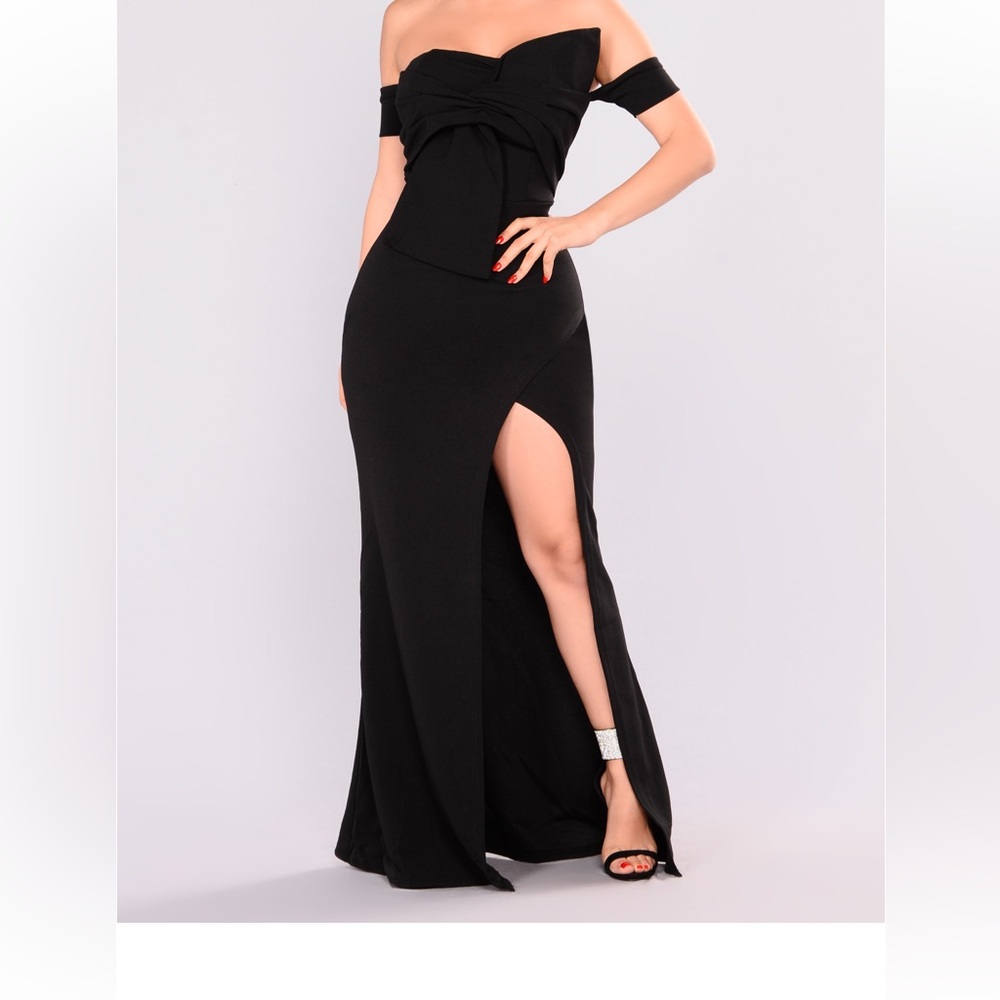 Strap less dress